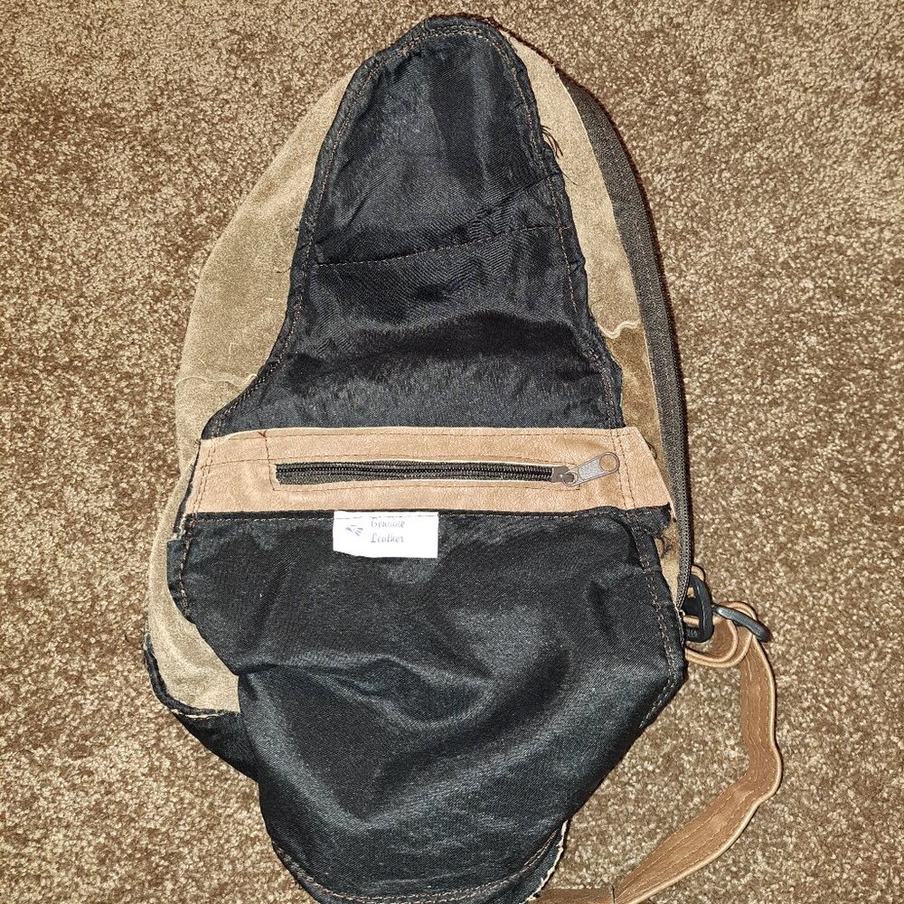 Genuine Leather Made in Mexico Crossbody/Shoulder Bag W/Pockets&Adjustable Strap - Picture 9 of 11